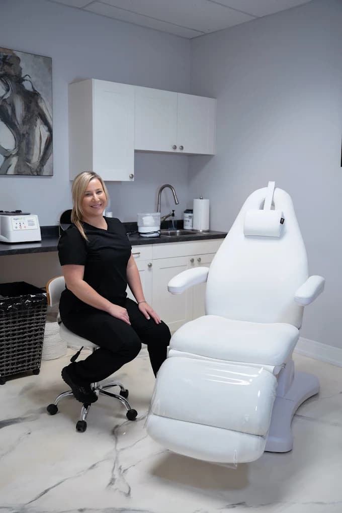 Skin Med Spa serving Darien from Downers Grove, Illinois
